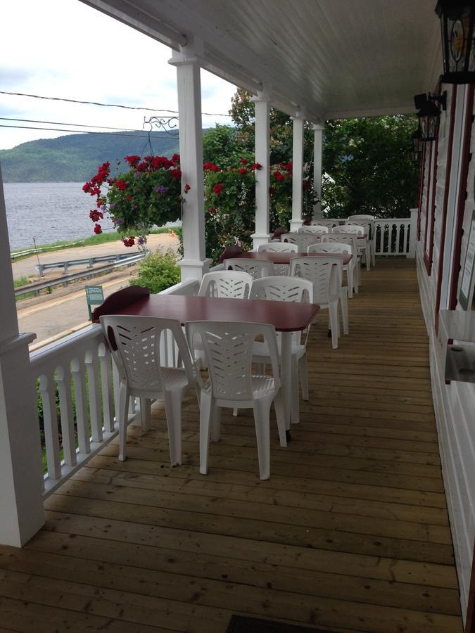 Auberge La Fjordelaise & La Rosalie LʼAnse-Saint-Jean エクステリア 写真
