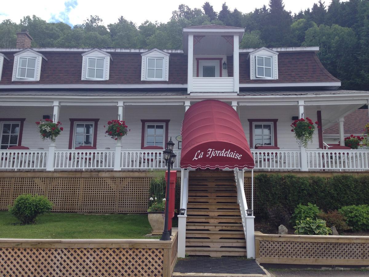 Auberge La Fjordelaise & La Rosalie LʼAnse-Saint-Jean エクステリア 写真