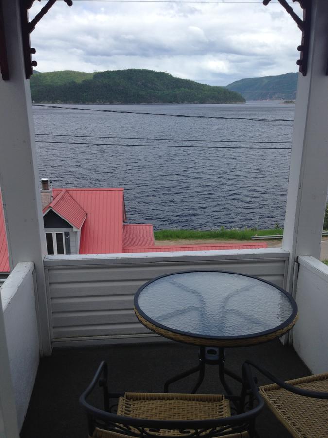 Auberge La Fjordelaise & La Rosalie LʼAnse-Saint-Jean エクステリア 写真